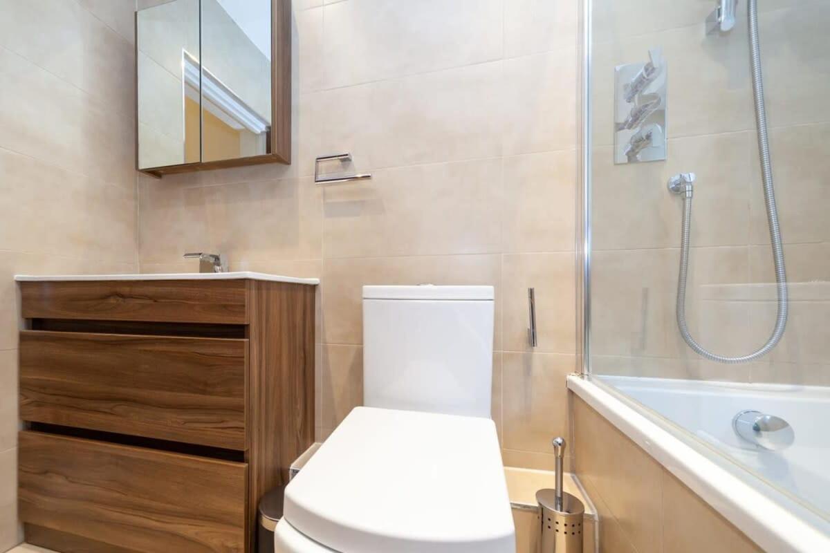 Spacious 2 Bedroom Maisonette In Stratford London Ngoại thất bức ảnh