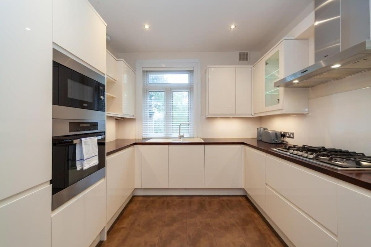 Spacious 2 Bedroom Maisonette In Stratford London Ngoại thất bức ảnh
