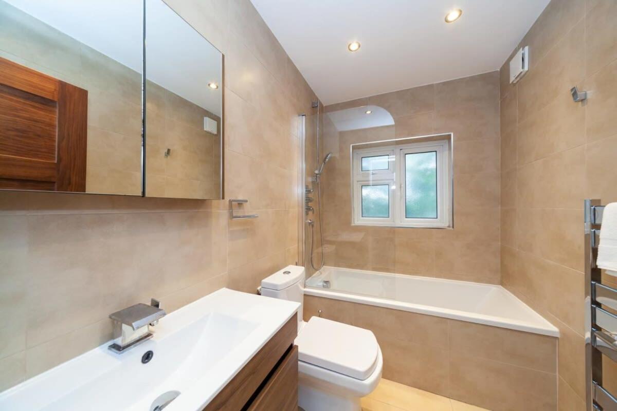 Spacious 2 Bedroom Maisonette In Stratford London Ngoại thất bức ảnh
